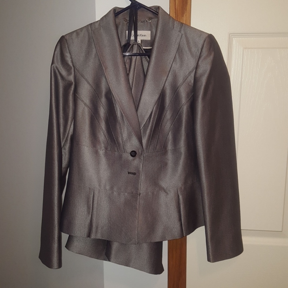 Beautiful Calvin Klein metallic skirt suit